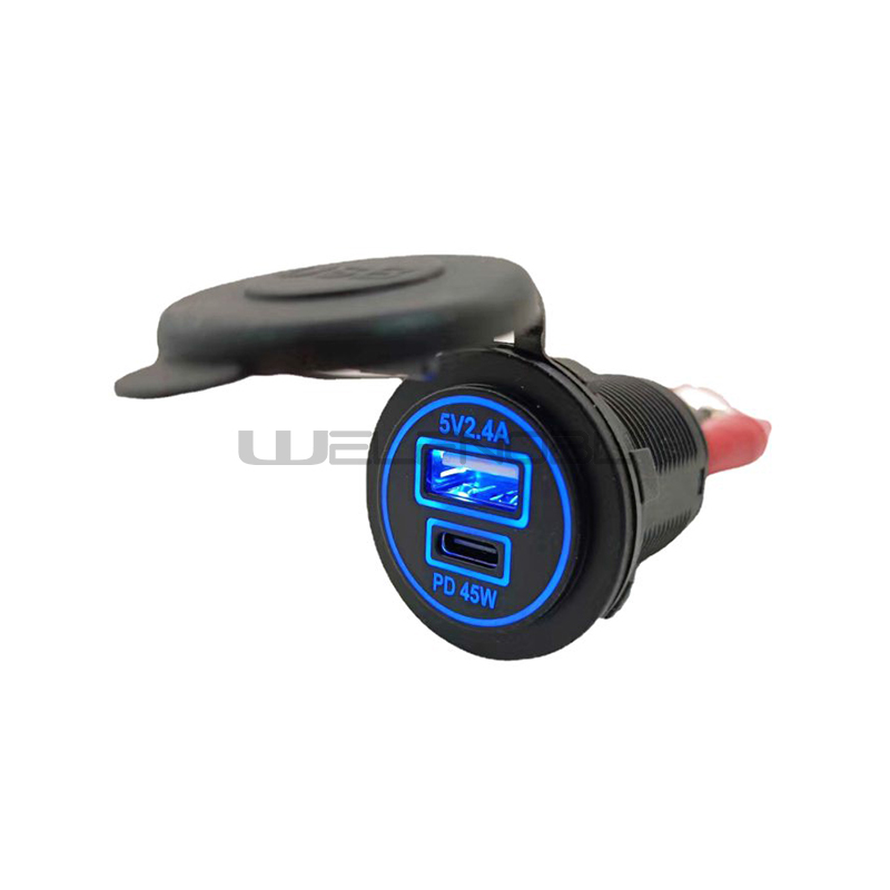 2.4A USB Type C 45W PD Car Charger