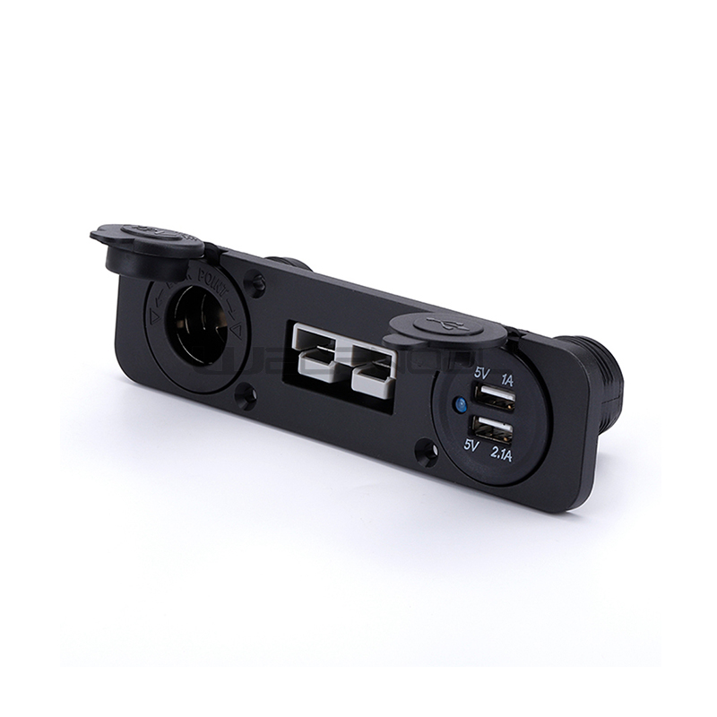 3-in-1 car charger Panel