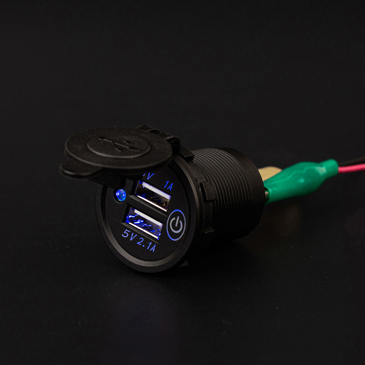 Never Run Out of Power on the Road – The Ultimate Charging Hub for BMW Riders